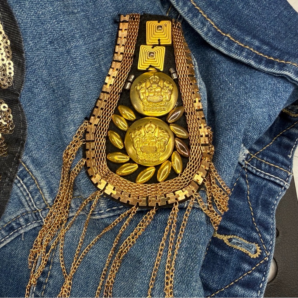 Stylish Blue Denim Jacket - Picture 9 of 10